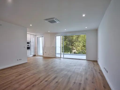 2-bedroom apartment in Nazaré with 2 parking spaces