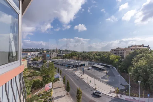 2-Bedroom Apartment with Excellent Potential | Sacavém | 5th Floor with Elevator