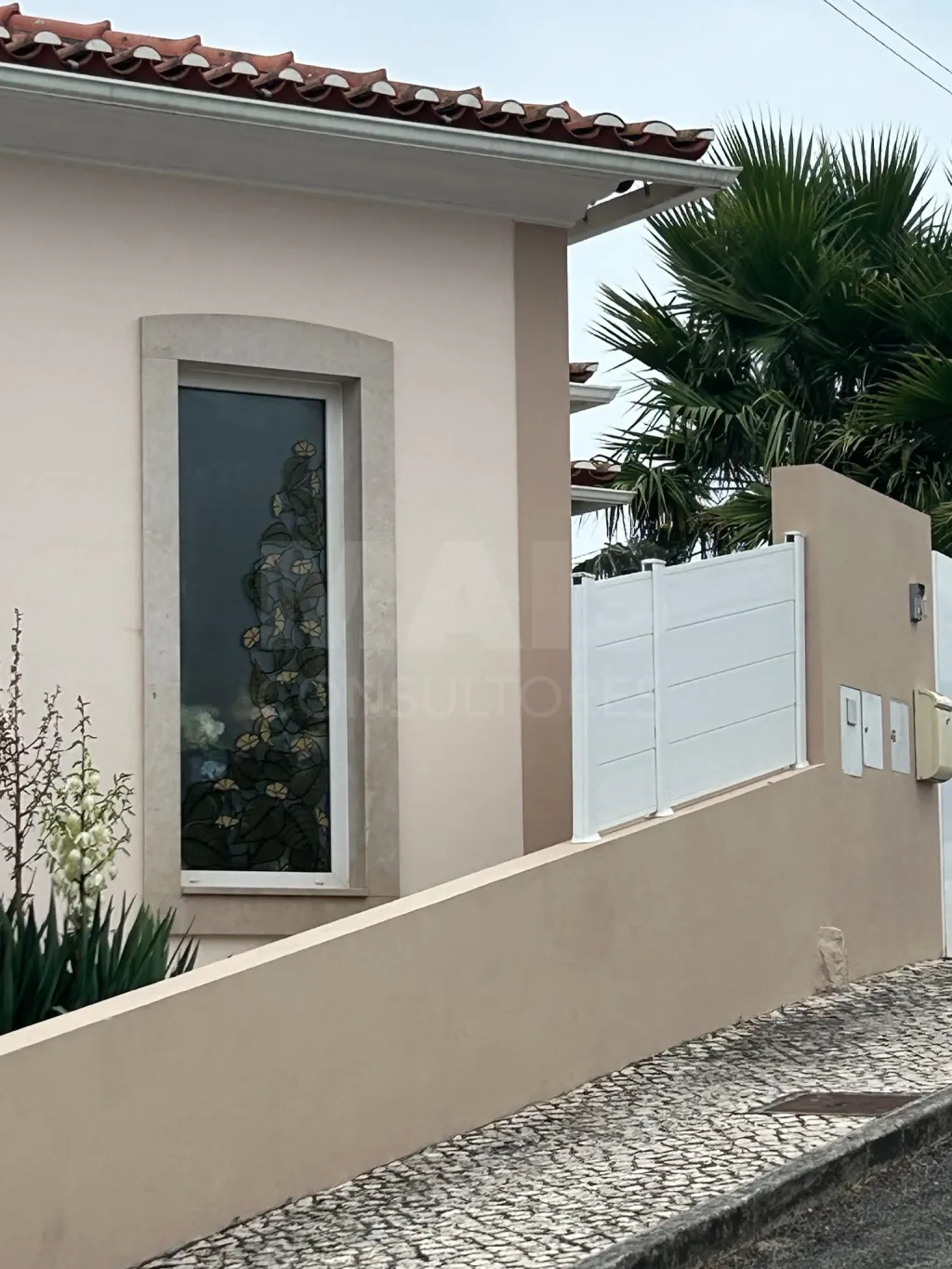 Moradia T3 de Requinte e Qualidade com Terreno no Nadadouro