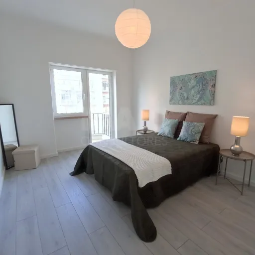 Apartamento T3 Lisboa Benfica com Garagem