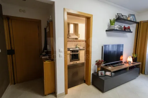 Refurbished T2 in Bairro da Covina with river view
