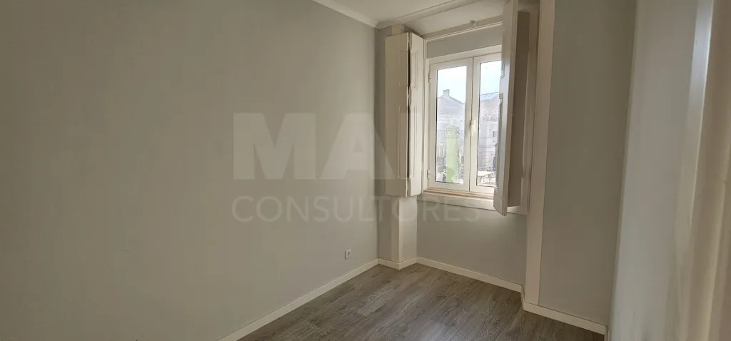 T1 and Office Refurbished ANJOS Immediate availability