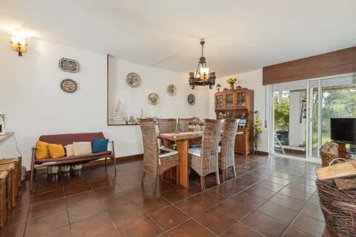 Moradia Contemporânea com terreno 700m2 em Soltroia – Próxima da Praia