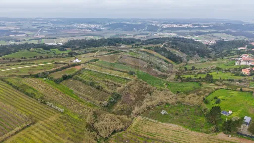 Terreno no centro da Usseira