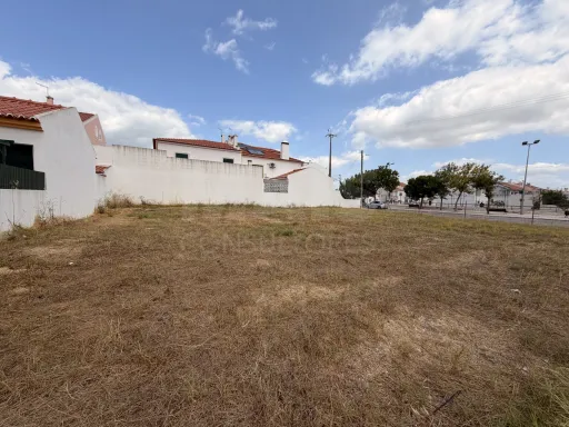 Terreno urbano para construção de moradia em Samora Correia