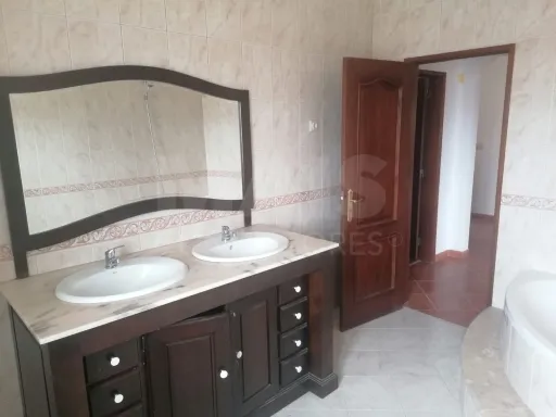 Farm With 7-Bedroom House in Quinta Da Coutada, Vila Franca De Xira