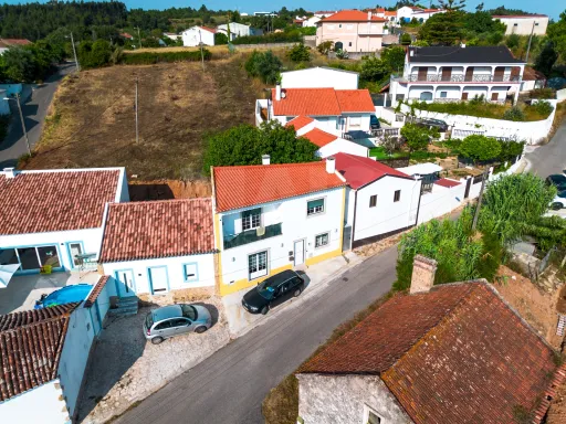 Moradia T2 de Dois Pisos | Laranjeira, Alvorninha