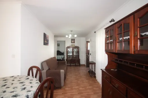 Moradia T2  com Logradouro em Cabanas de Chão