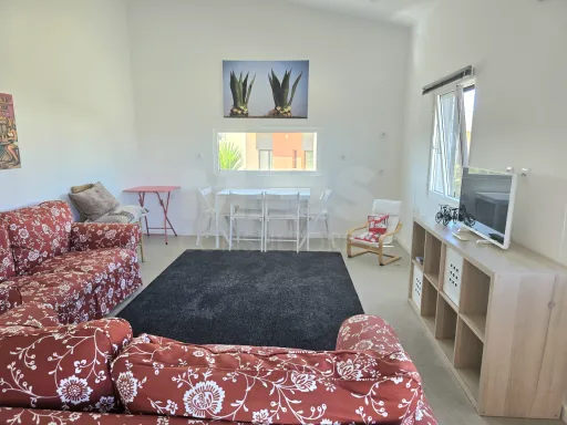 Moradia T4 térrea contemporânea com anexo T2 independente | Lote com 10.400 m² | Alvorninha