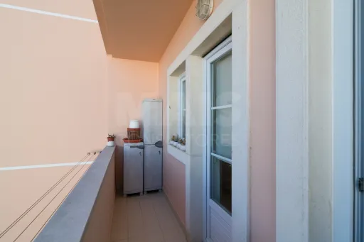 Andar de Moradia T4 com Terraço em Agualva-Cacém