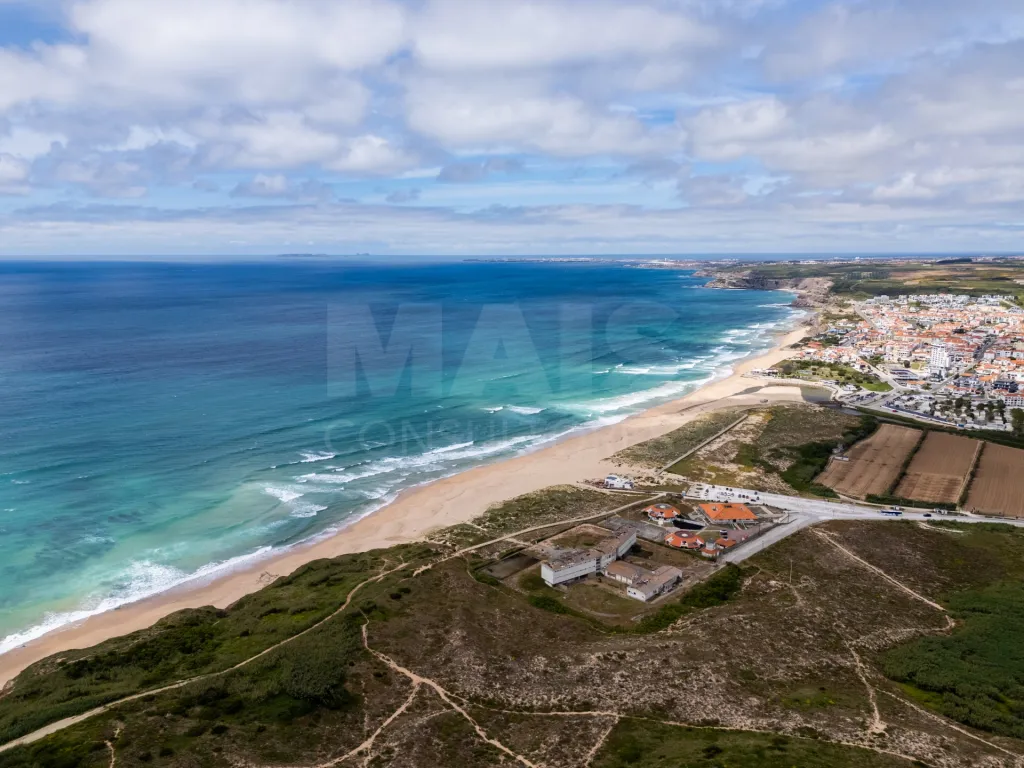 Moradia T3 Nova C/ Vista Mar, Piscina e Garagem, Areia Branca, Lourinhã