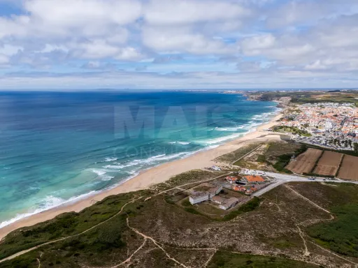 Moradia T3 Nova C/ Vista Mar, Piscina e Garagem, Areia Branca, Lourinhã