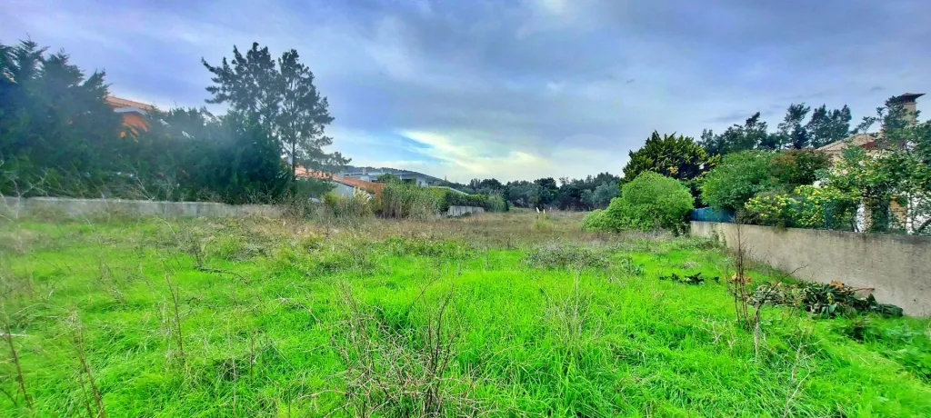 Terreno c/ Projeto Arq. Contemporânea na Beloura Sintra