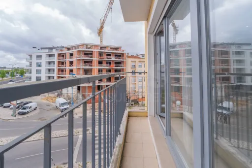 Apartamento T2 com Elevador e Parqueamento no Montijo