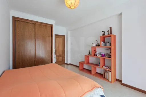 Luxury 3-bedroom apartment with garage and private terrace