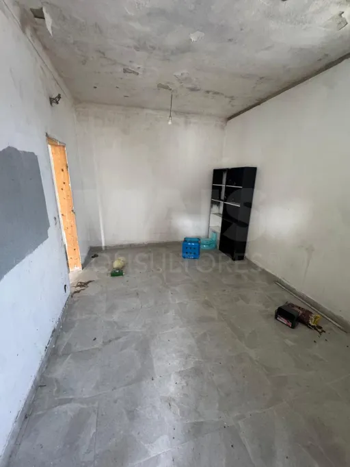 Oportunidade em Calhandriz: Moradia T2 Semi-Remodelada com Opção Chave na Mão