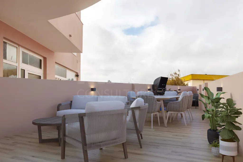 Apartamento T1+1 Renovado com Terraço, Conforto e Qualidade | Peniche