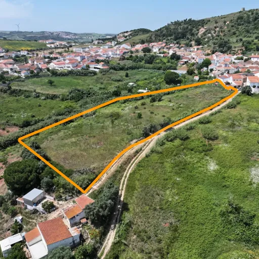 Terreno p/ Construção c/ 2.299m2 & Proj. Aprovado p/ Moradia T3 Térrea!
