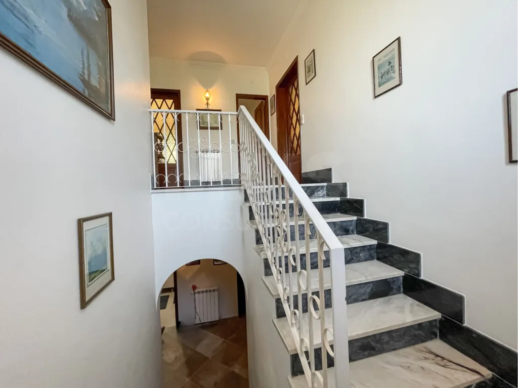Moradia T4 em Alcabideche, Cascais – Conforto, Sustentabilidade e Espaço