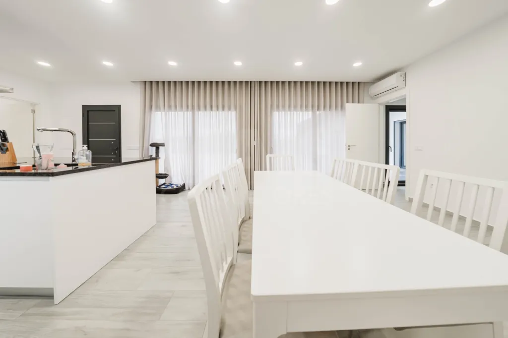 Moradia T3 Térrea Moderna em terreno c/ 2.610m2