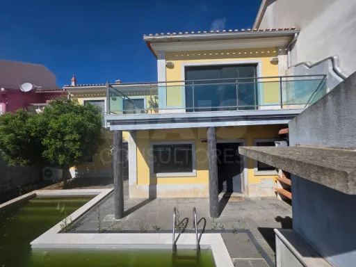 4 bedroom villa with pool 1.800m from Consolação beach