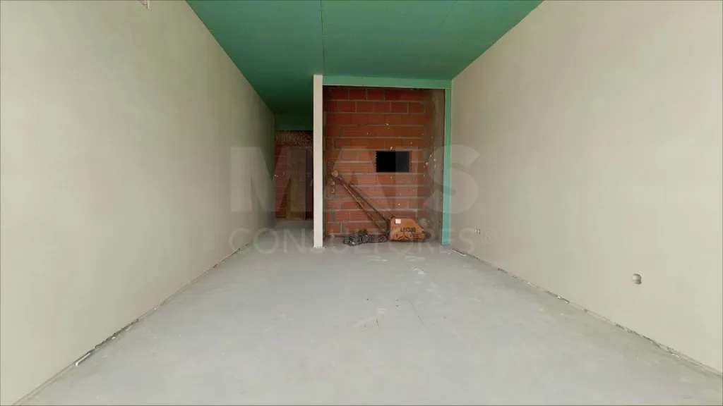 Moradia T4 c/ 1 Master Suite + 2 Suites, Jardim & Parqueamento !