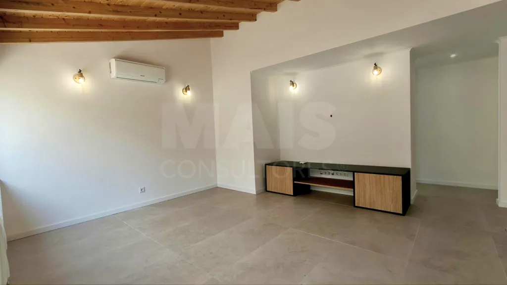 Single-Story 2-Bedroom + 1 House with Pool, Outbuilding, and 3,476 m² Lot | Comfort, Privacy, and Quality of Life