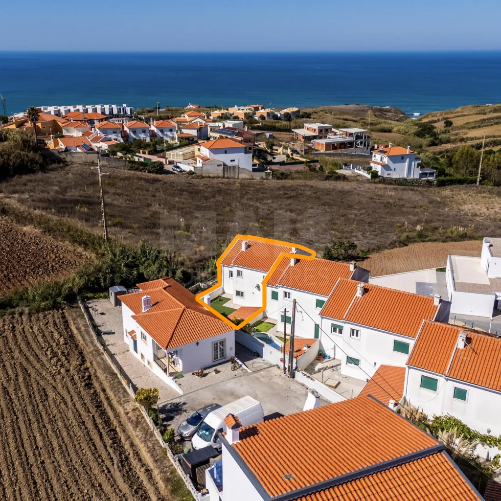 Moradia T4 c/ Logradouro, Garagem e Vista Mar!