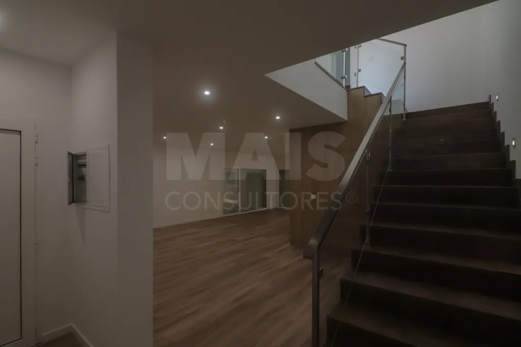 House 4 Bedrooms Juncalinho gated community