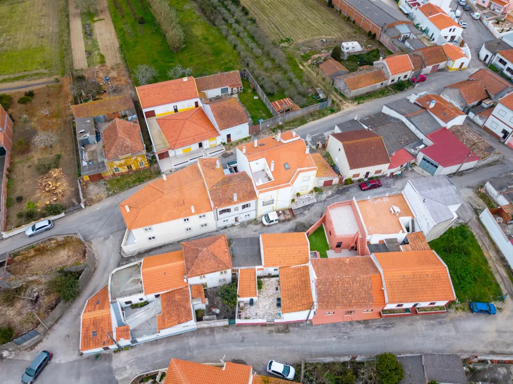 Andar de Moradia T2 Totalmente Remodelado a menos de 10 Minutos das Praias de Peniche