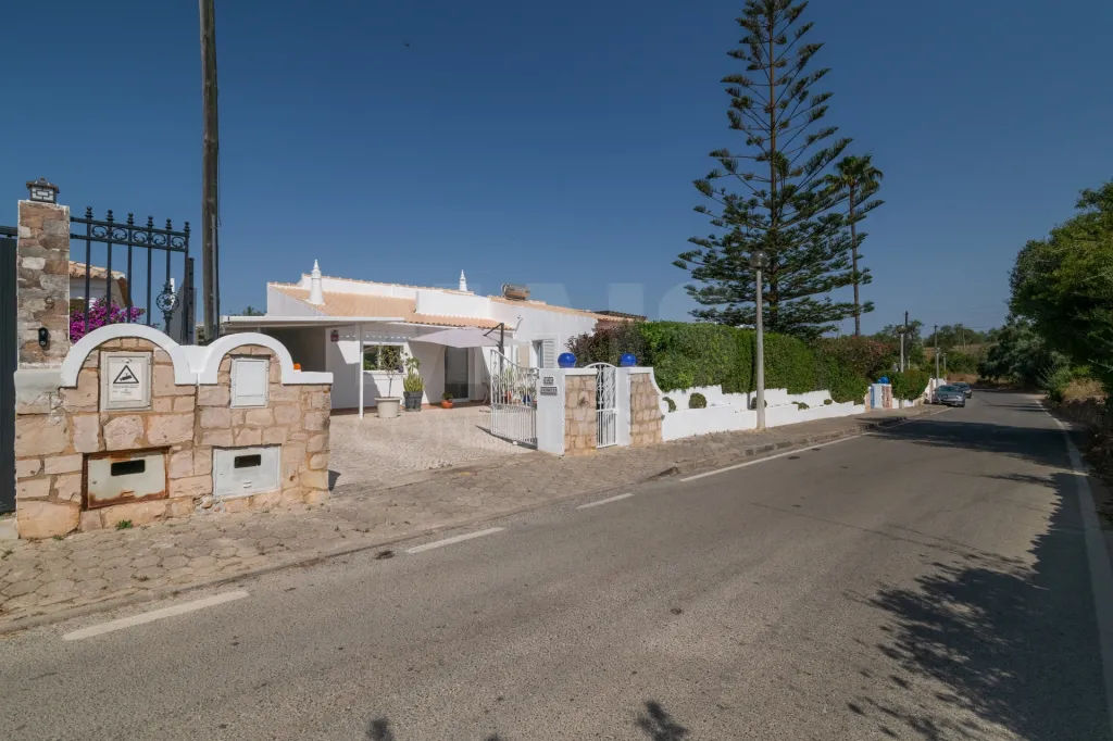 Moradia V2 em Albufeira com piscina