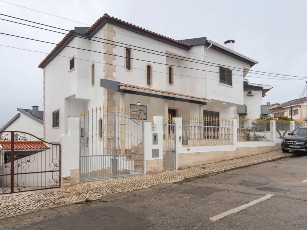 House 5 Bedrooms Quinta do Brasileiro