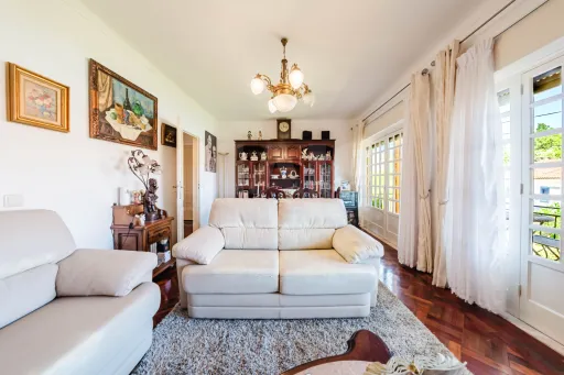 Villa with charm and privacy on a 1400m² plot