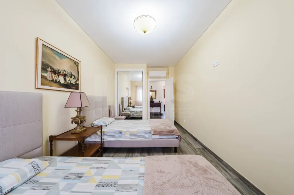 Apartamento recente com piscina e excelente exposição solar junto à praia do Baleal