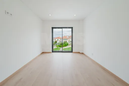 Moradia T3 Nova C/ Vista Mar, Piscina e Garagem, Areia Branca, Lourinhã