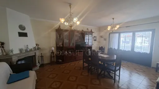 Moradia T3 com Garagem e Logradouro em Peniche