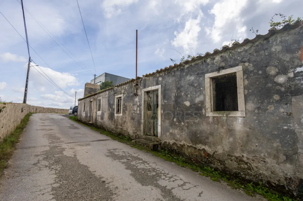 Moradia Térrea para Reabilitar com Terreno, Vista Mar e Vista Sítio da Nazaré – Bárrio, Alcobaça