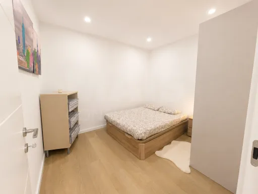 Moradia T2 mobilada e equipada, com quintal e garagem — 10 min de  Torres Vedras