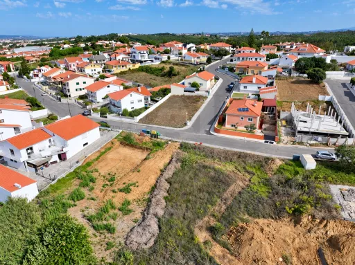 Lote Urbano para Moradia de 586 m2 | Gaeiras, Óbidos