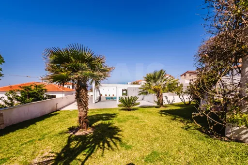 Moradia T5 em Lourinhã com Vista Mar, Piscina Aquecida e Jardim
