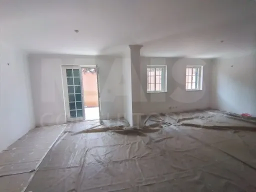 Moradia em Albarraque – A Oportunidade de Criar a Casa dos Seus Sonhos!