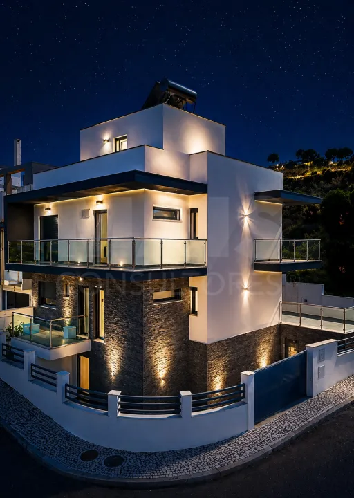 Moradia T4+1 com Quintal e Espaço para Piscina | Famões (Pontinha)