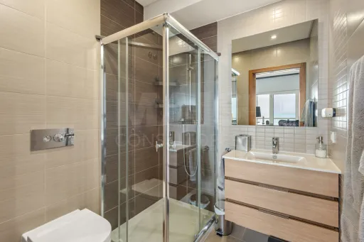 Moradia T4 com Vista Mar, Jacuzzi Panorâmico e Energia Solar | Lourinhã