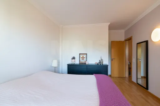 Andar de Moradia T4 com Terraço em Agualva-Cacém