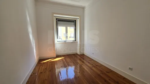 Apartamento T2 em Alcântara