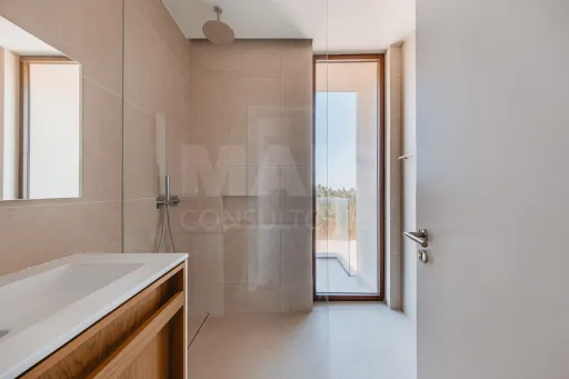 Moradia T5 com Piscina - Vista Golfe e Mar
