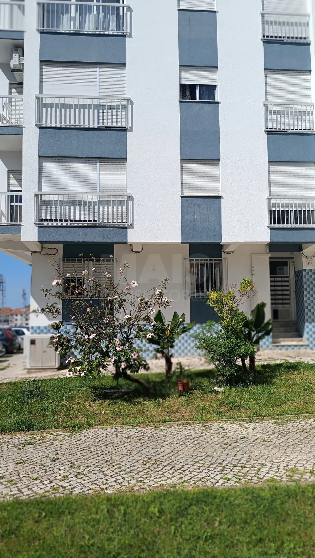 2-Bedroom Apartment in Seixal with Two Elevators