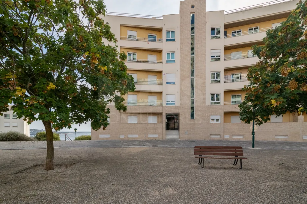 3 bedroom apartment in Algés
