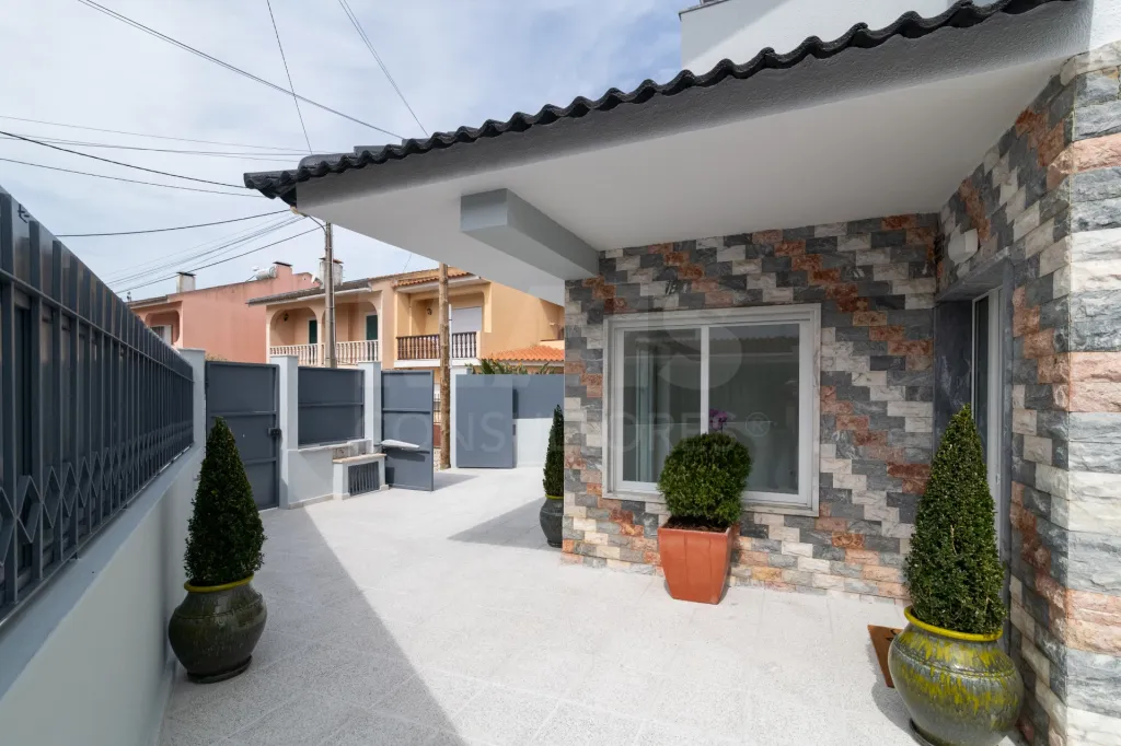 Moradia Isolada T4 Renovada — Abuxarda / Alvide, Cascais