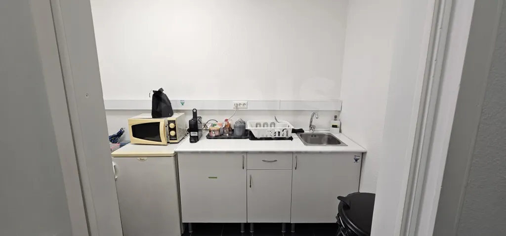 Armazém ou Escritório Serviços em Alfragide com 100m2